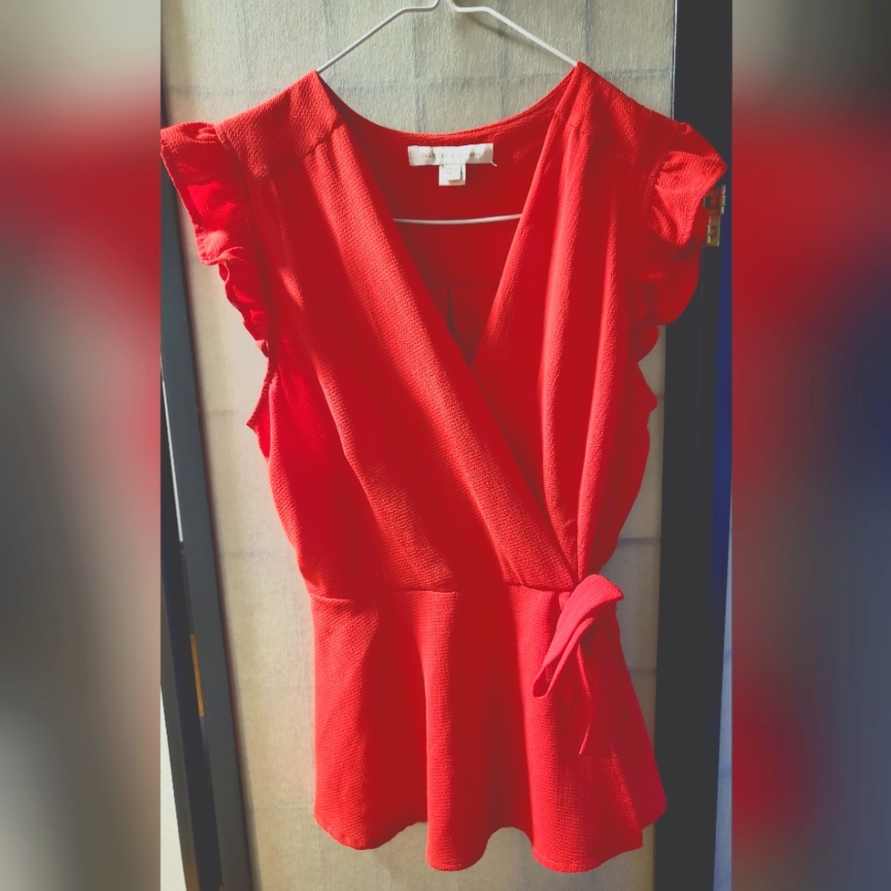 Sleeveless wrap shirt